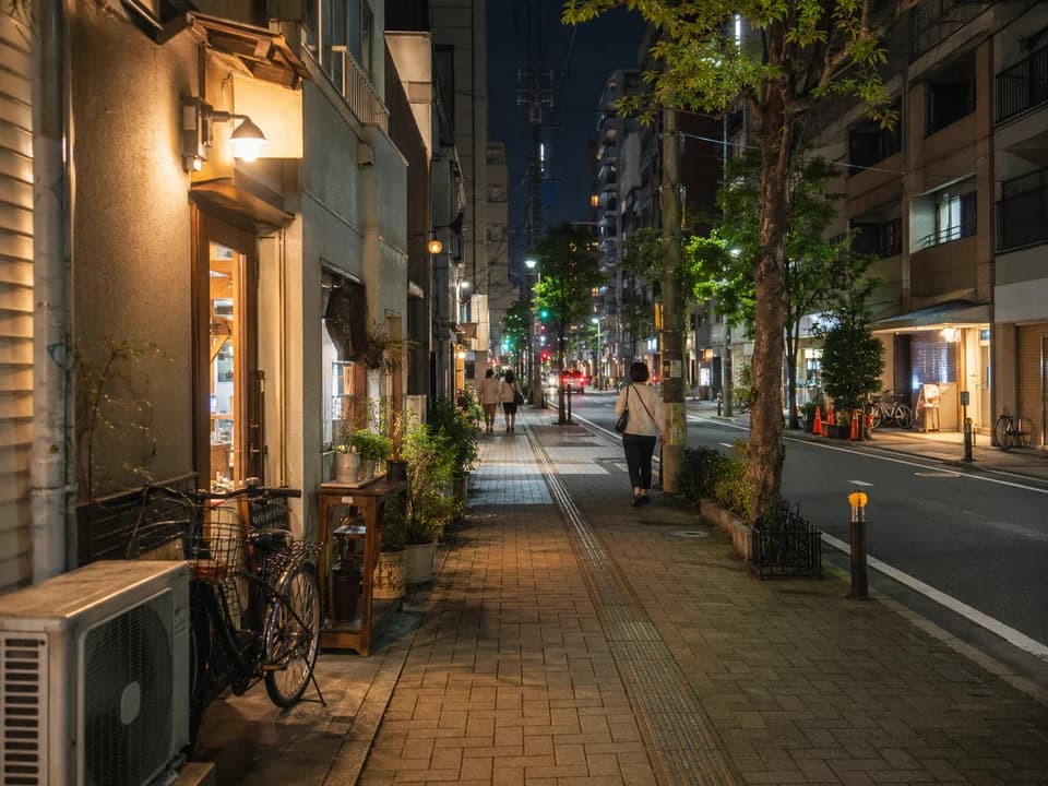 名古屋晚间散步与街区灯光