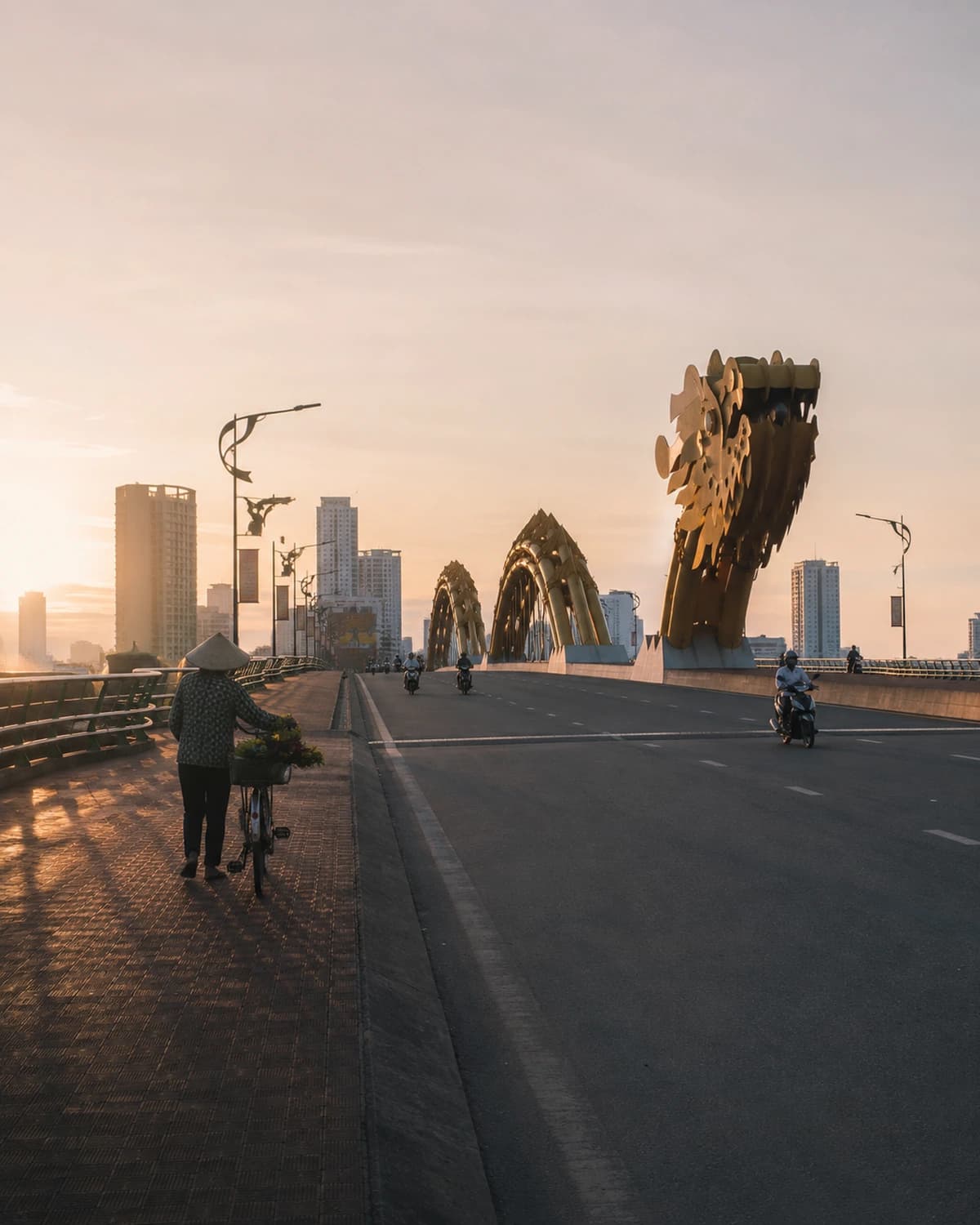 岘港城市生活场景
