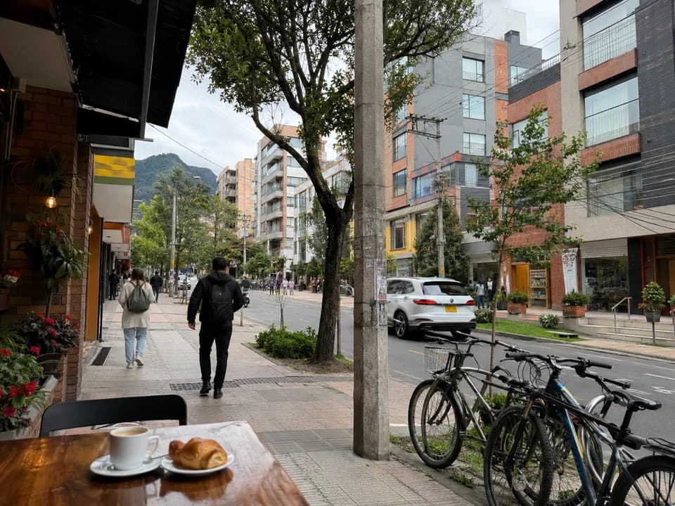 波哥大清晨街区气氛