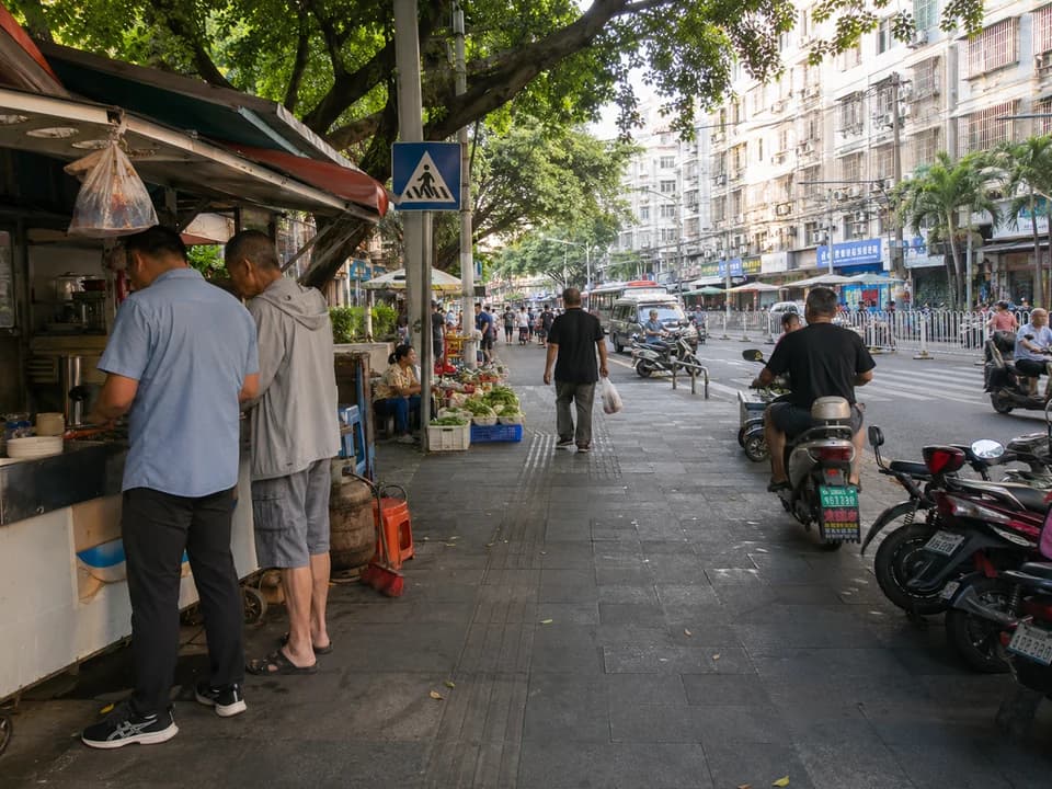 海口清晨街区气氛