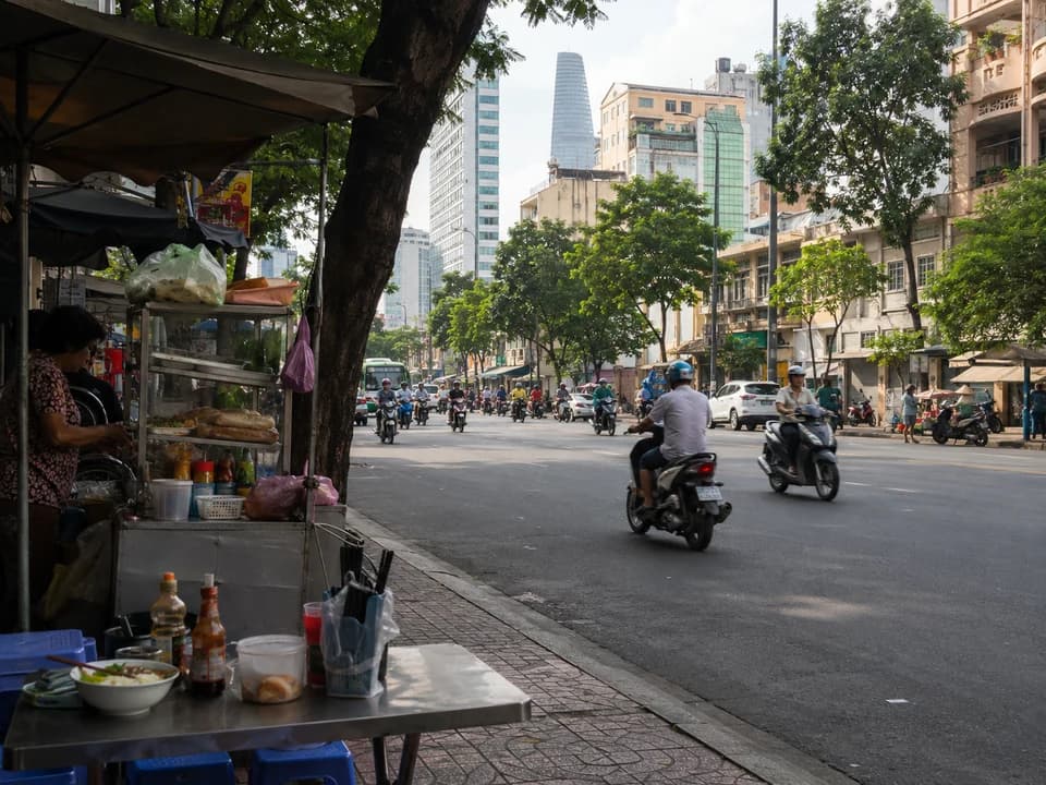 胡志明市清晨街区气氛
