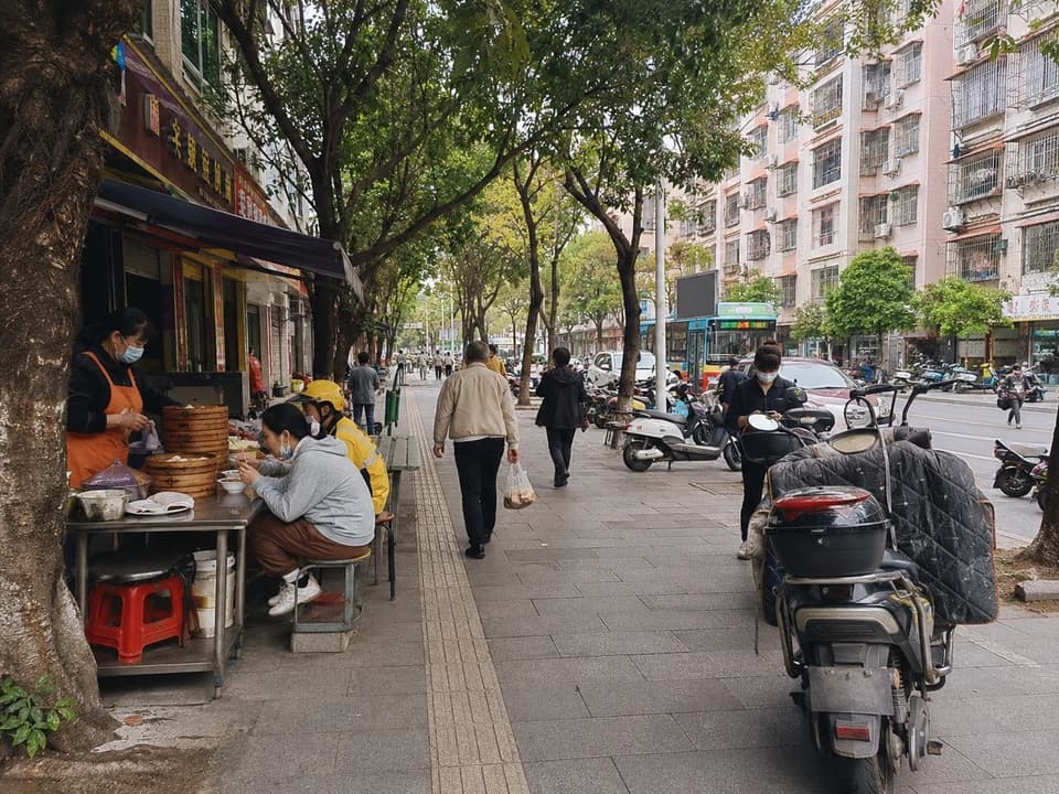 南宁清晨街区气氛