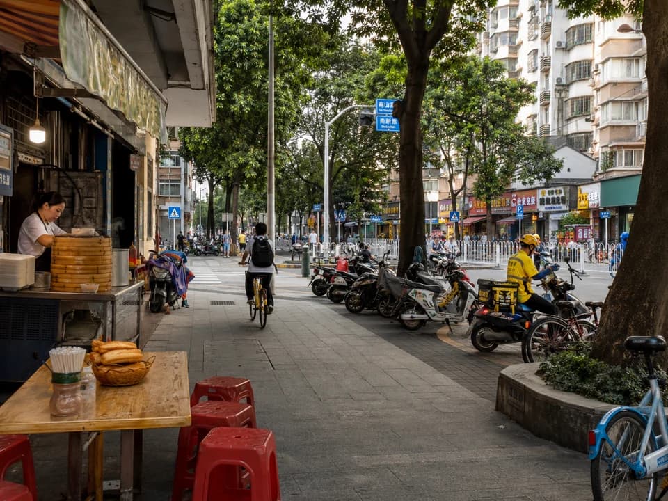 深圳清晨街区气氛